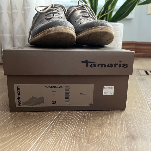 Ladies silver Brogue-style shoes - Picture 3 of 4